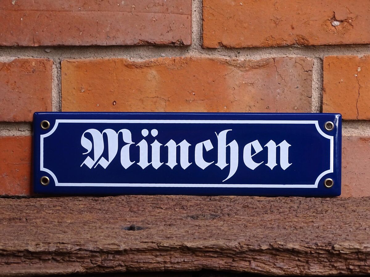 Straßenschild aus Emaille - München - Vintage Look
